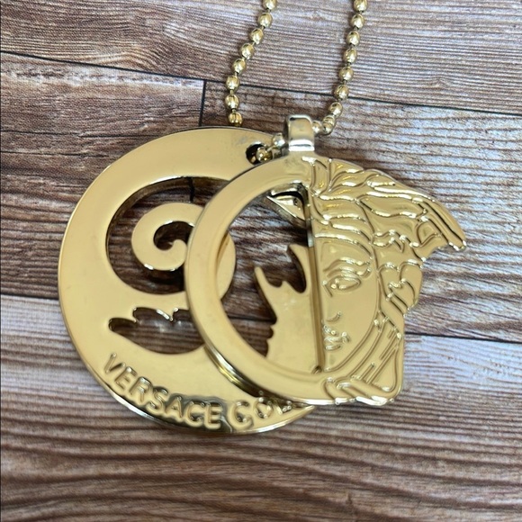 Versace Collection Gold Key & Card Holder with Intricate Design - Picture 5 of 5